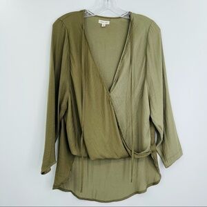 Urban outfitters silence + noise satiny drap wrap front‎ top oversized two tone